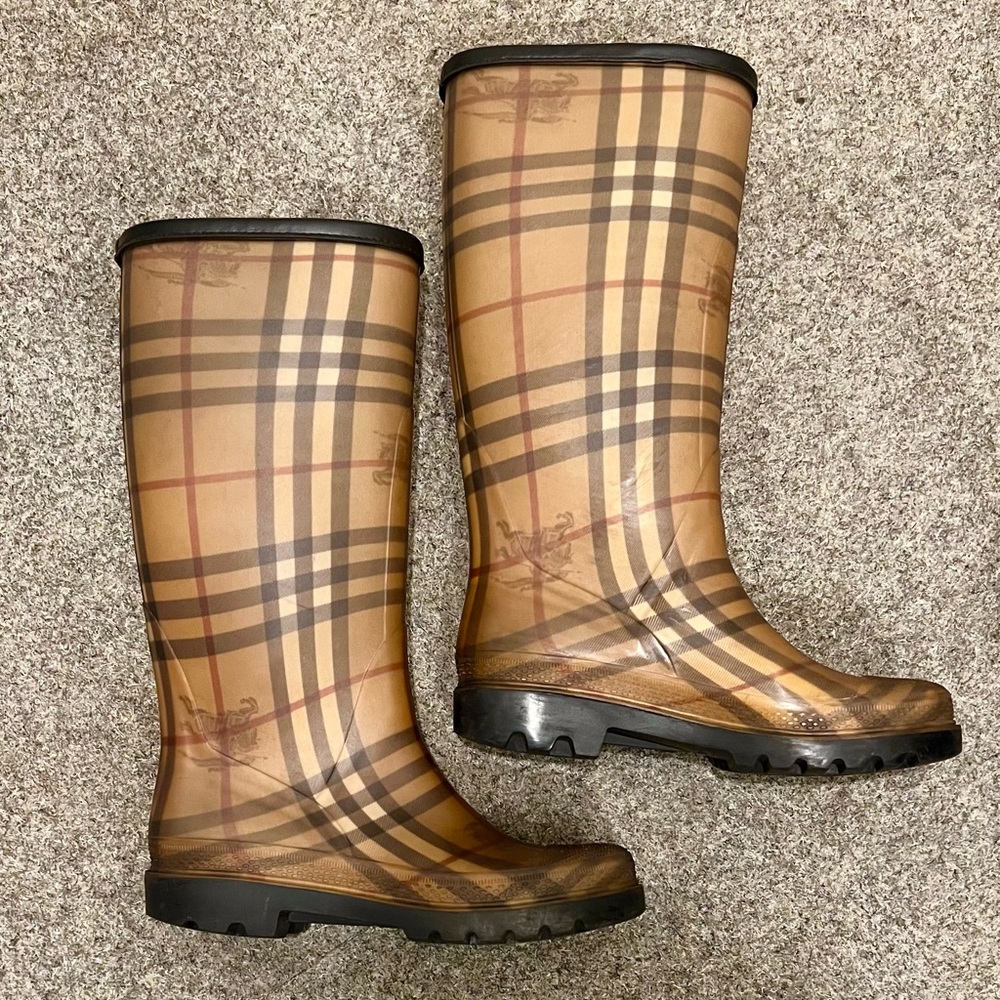 Burberry Nova Check Rain Boots Size 6